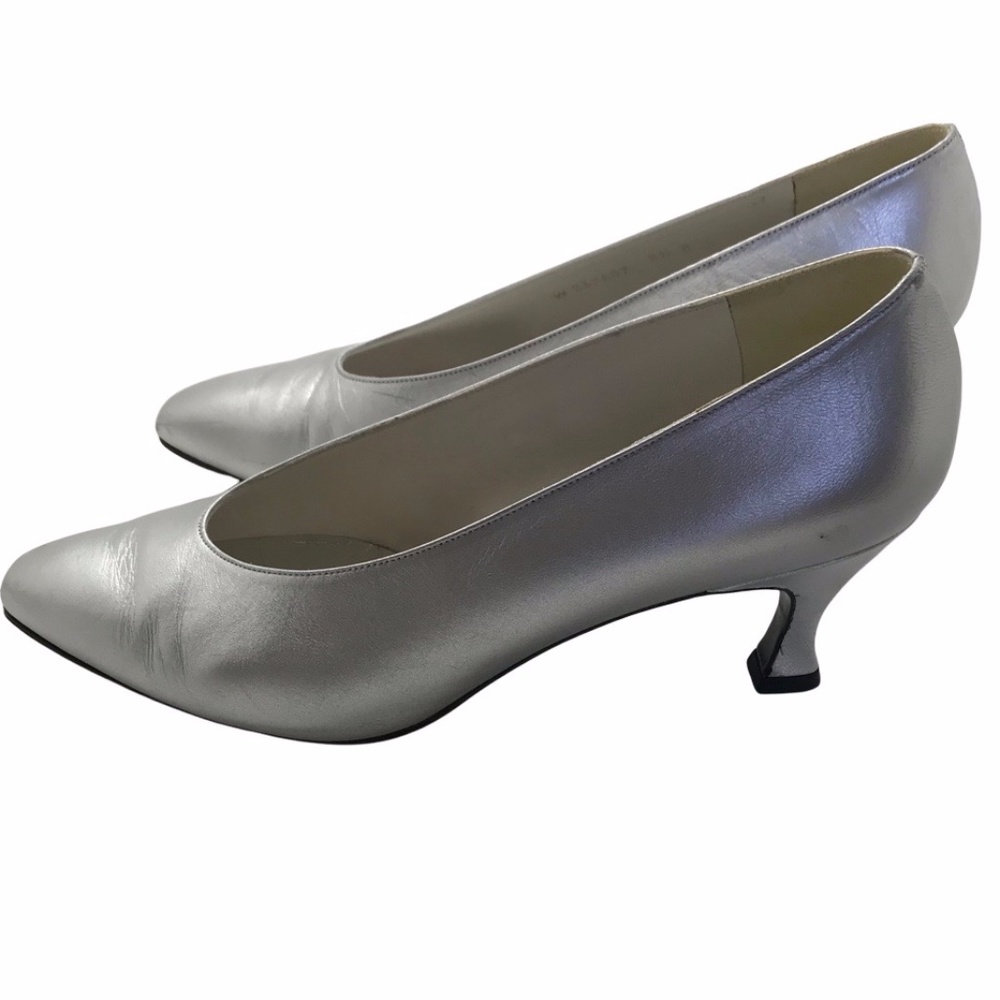 Stuart Weitzman Silver Pumps / Kitten Heels